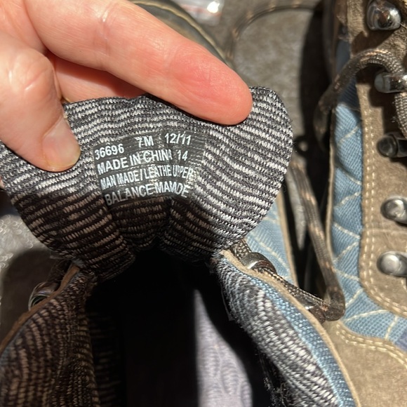 Privo waterproof hiking shoes. - Picture 3 of 4